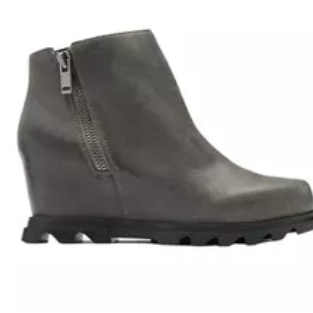 Sorel Joan of Artic Wedge Boots 8.5 - new in box!